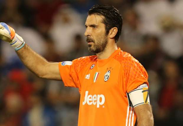 Buffon tiếc ra mặt vì không kết liễu Milan sớm hơn