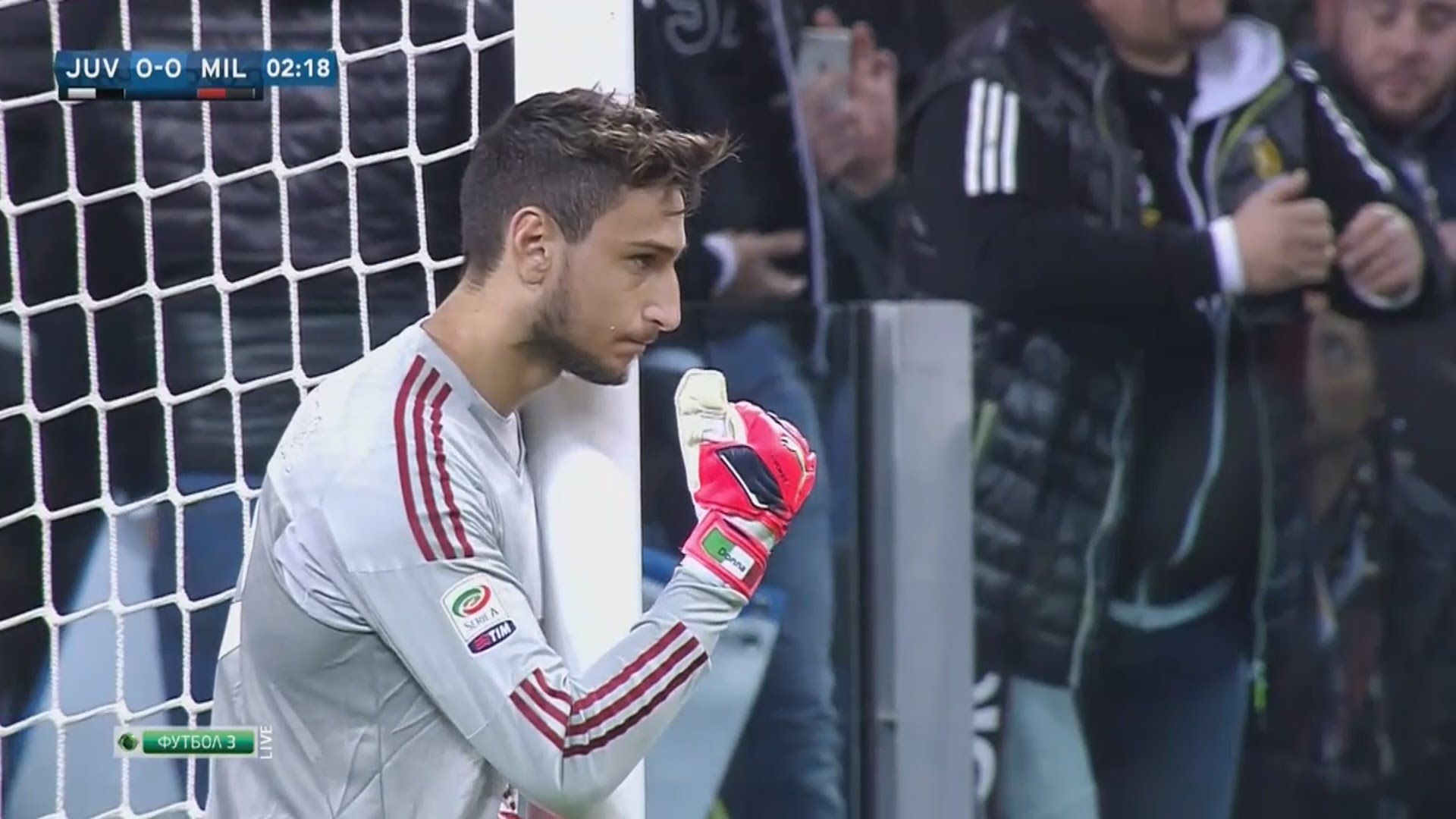 Donnarumma làm nản lòng các chân sút Juventus (Siêu cúp Ý)