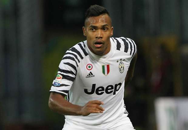 Alex Sandro chấn thương, Juve méo mặt vì hàng thủ