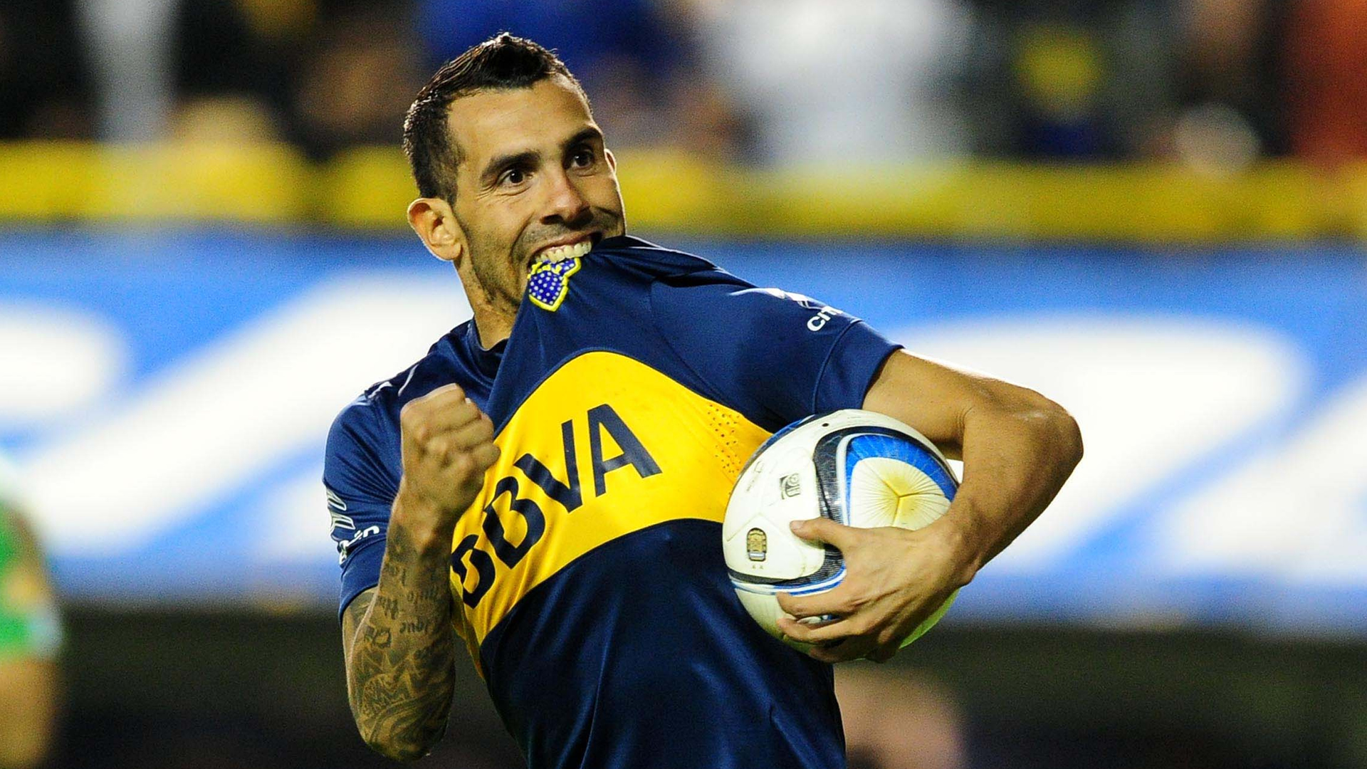 Carlos Tevez: “Cậu bé người gỗ” của bóng đá thế giới