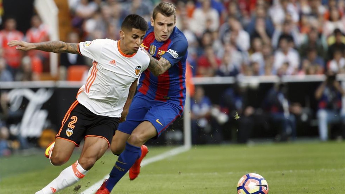Tài năng của João Cancelo - mục tiêu mà Barca theo đuổi