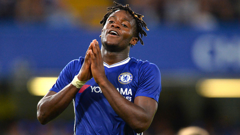 Ảnh bài viết Chelsea thắng, CĐV vẫn bực bội với Conte vì Batshuayi