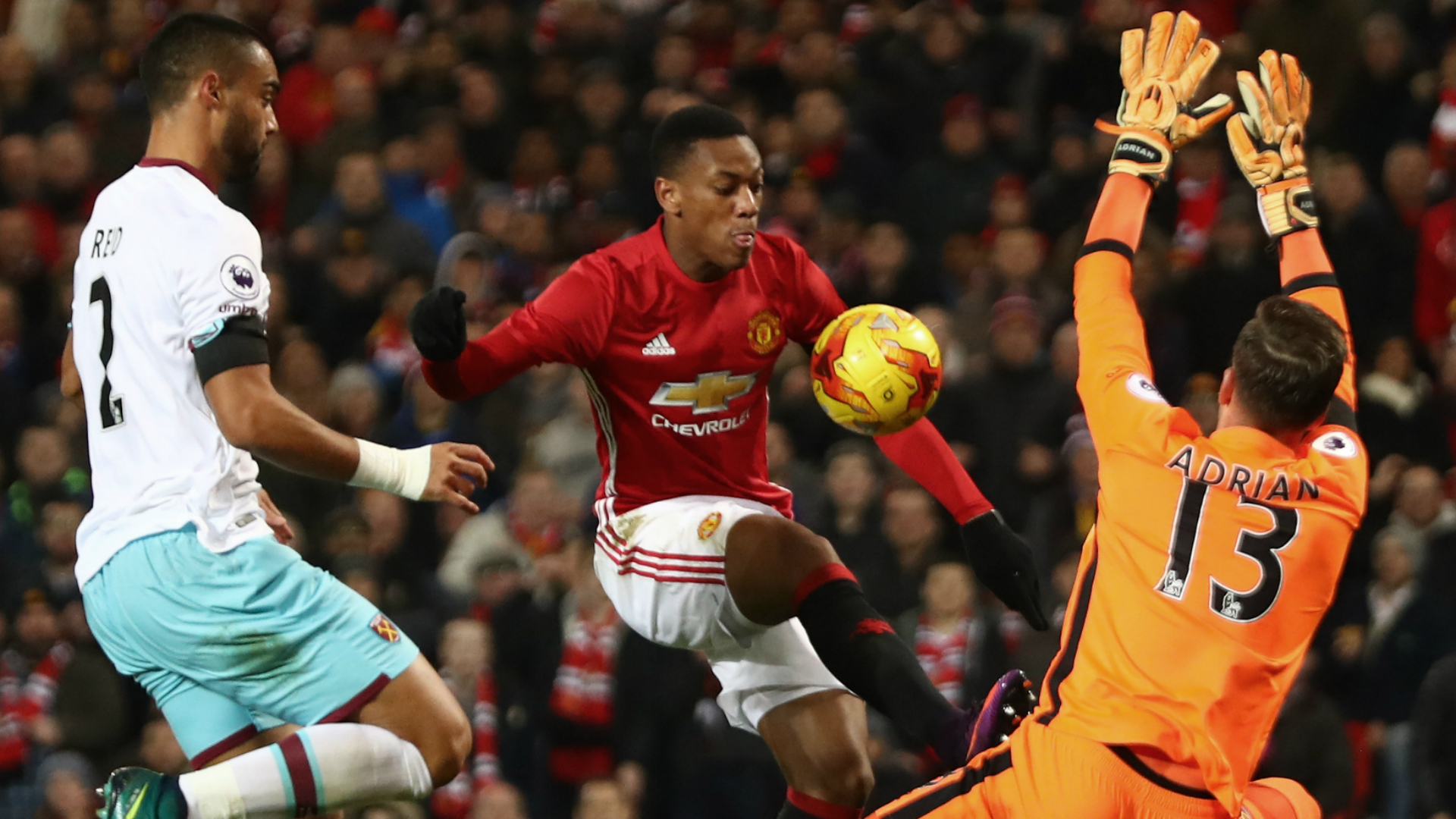 Điểm tin tối 28/11: Công Vinh bị tố 'chơi ác', Martial có thể rời Man Utd