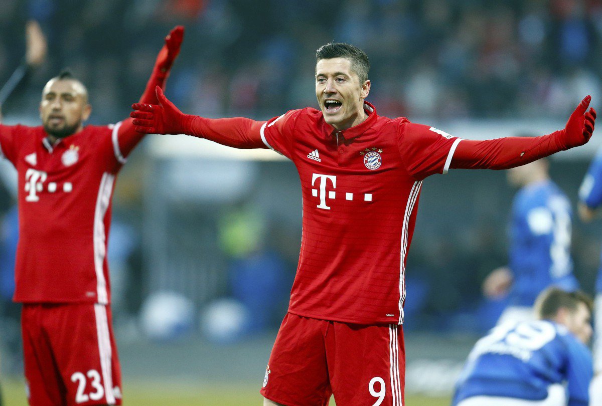 Đội hình hay nhất Bundesliga 2016: Ấn tượng song sát Lewy - Aubameyang