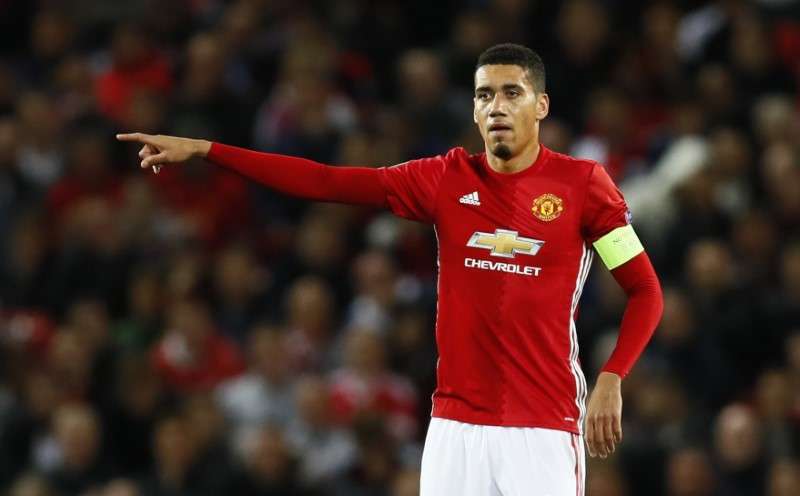Top 10 hậu vệ hay nhất Premier League 2016: Ai mới là cận vệ số một?