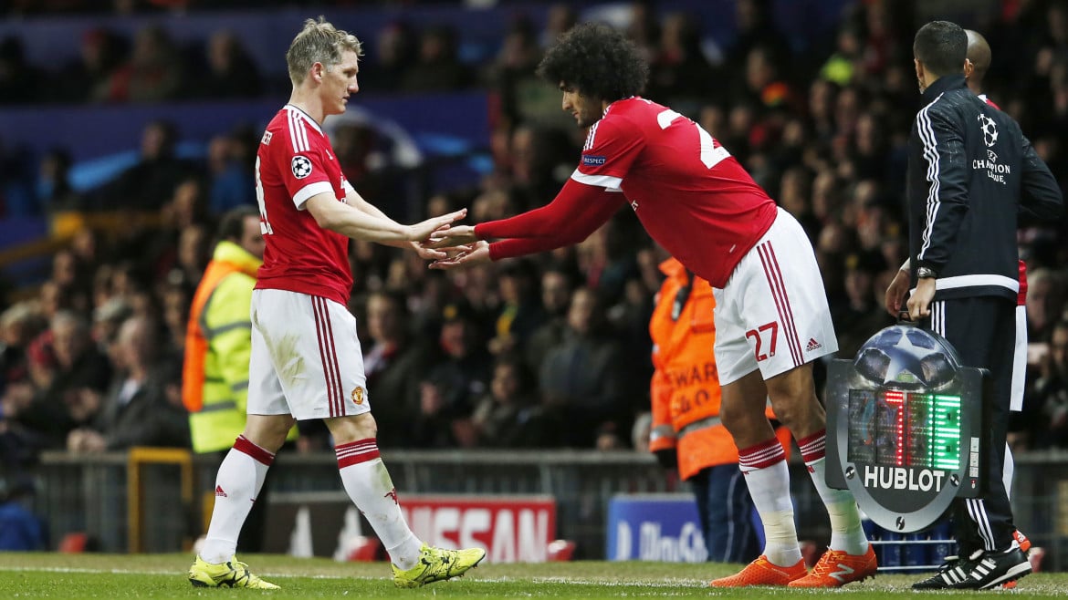 Ảnh bài viết Fellaini xuất trận, fan M.U phẫn nộ