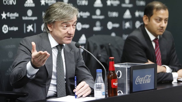 Bất ngờ từ chức, Prandelli bị Valencia 'sỉ vả'