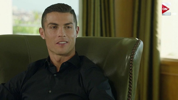 Ronaldo tranh thủ 'tự sướng' khi kể về con trai