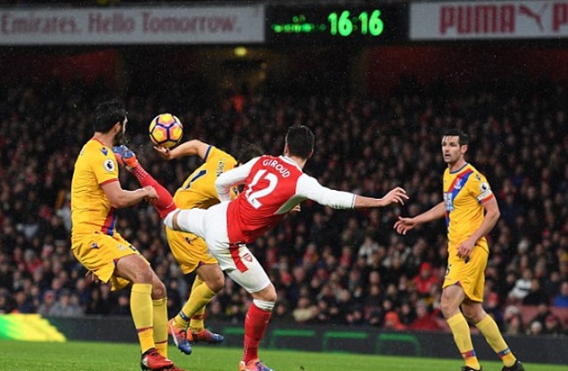 Ảnh bài viết Giroud ghi bàn kiểu 'bọ cạp", Pháo thủ thắng nhàn Crystal Palace 