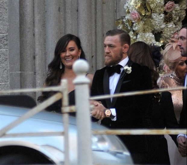 'Gã hề' làng UFC - McGregor bảnh bao trong ngày cưới của em gái