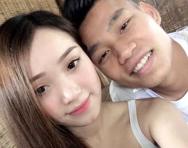 Ngắm bạn gái nóng bỏng của sao trẻ bầu Đức