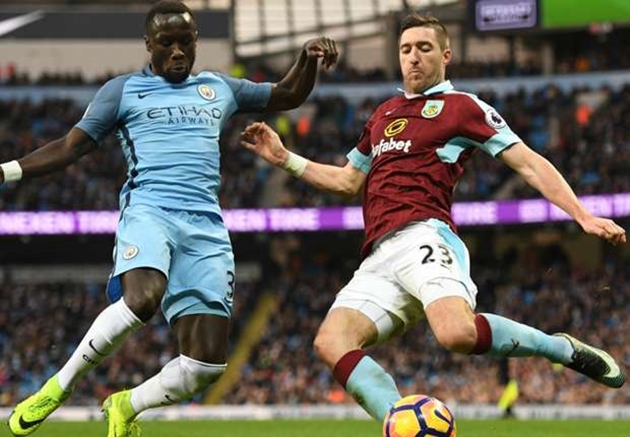 Ảnh bài viết Thắng nhọc nhằn, sao Man City ấm ức với trọng tài