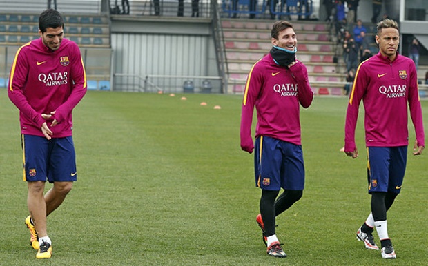 Chiến Villarreal, Suarez, Messi 'luyện' chống đẩy