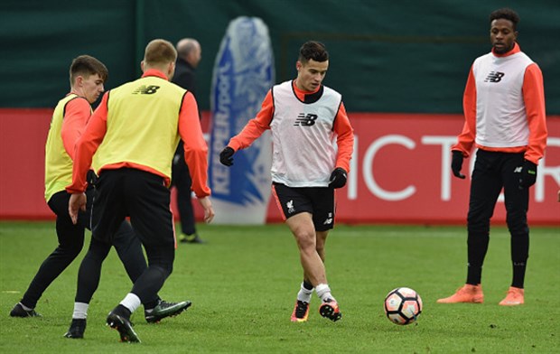 Coutinho 'xử ngọt' buổi tập của Liverpool 