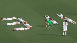 Ảnh bài viết Những màn ăn mừng siêu hài hước trong bóng đá