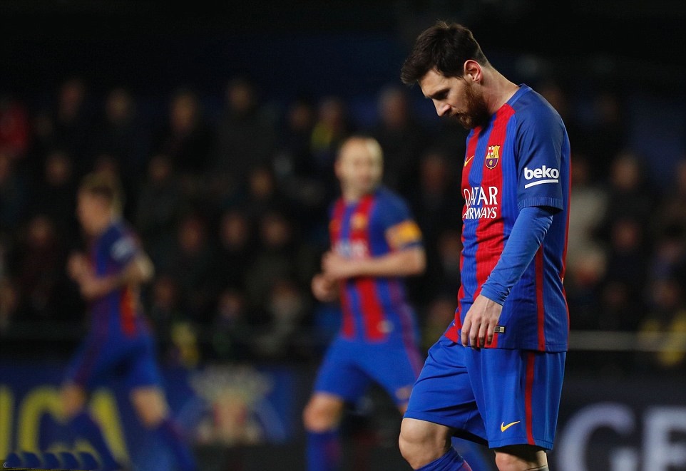 Barca thất thế: Đến Messi “đứa con của Chúa” cũng bất lực