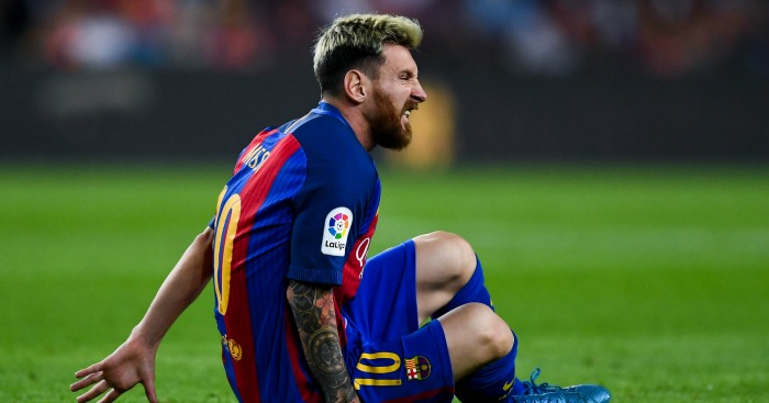 Messi, Ronaldo đi liền với những chấn thương rùng rợn