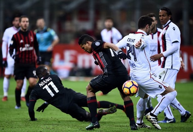 Top đầu Serie A 'trầy da tróc vẩy' trong ngày đầu năm