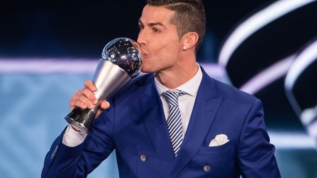 Điểm tin sáng 10/01: Ronaldo thống trị năm 2016, Mourinho và Wenger không được ai bầu