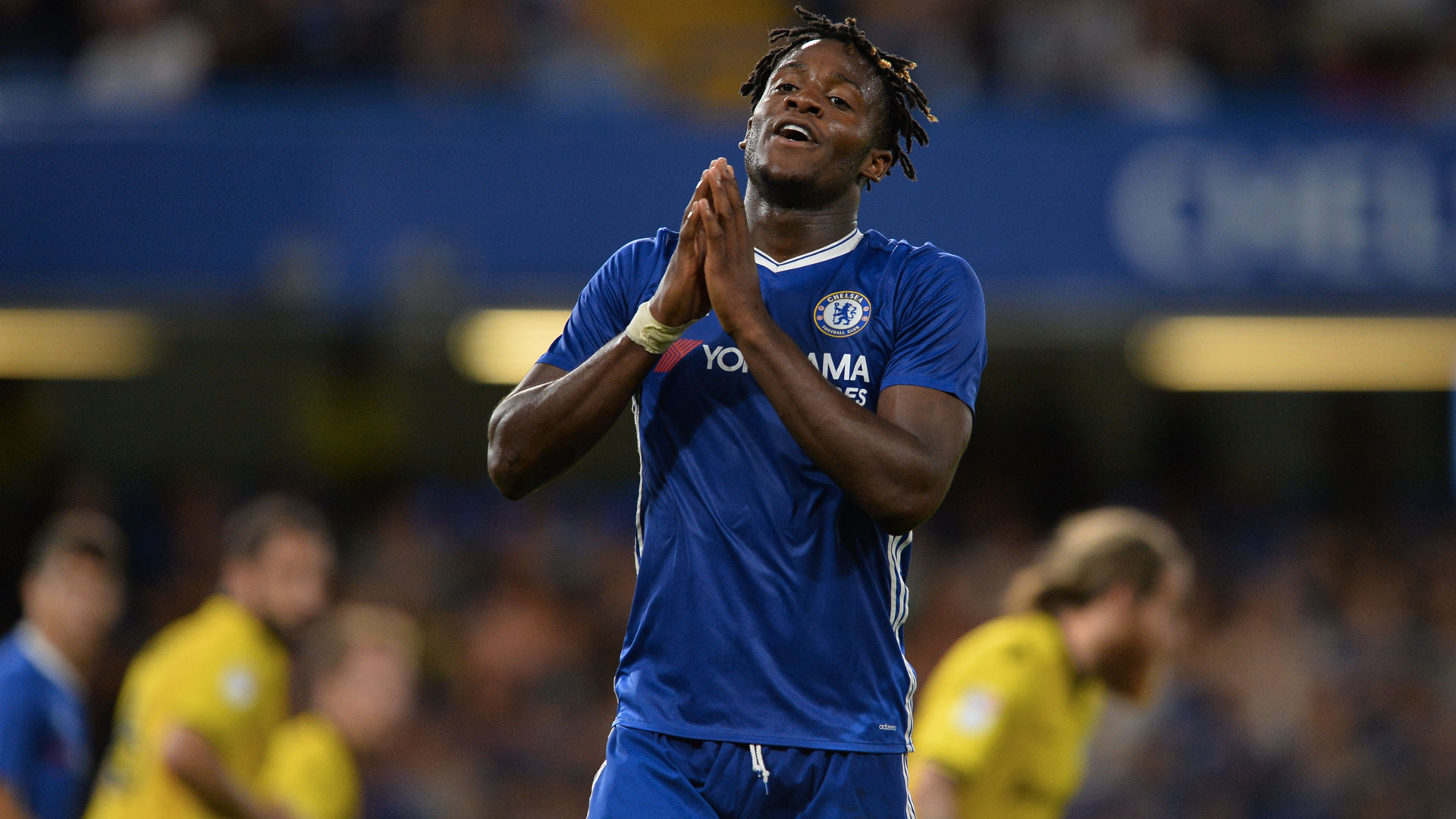 Em trai của Batshuayi sẽ là 'người thế thân' để Chelsea mua Llorente