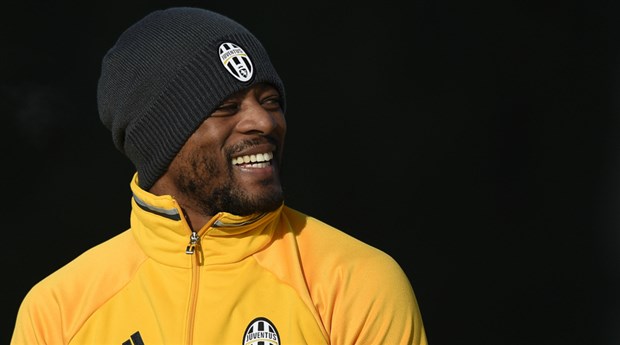 Giữa tin đồn trở lại Man Utd, Evra vẫn cày ải cùng Juventus