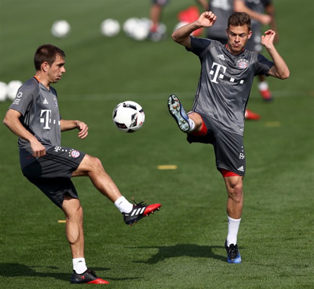 Bayern đá tập máu lửa như thật tại Doha