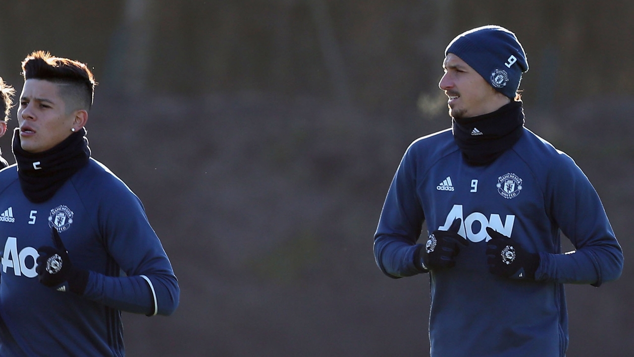 Lộ lí do Ibrahimovic bất ngờ vắng mặt ở trận đấu với Hull City