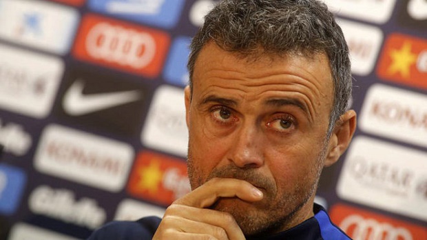 Lucho: Đừng hối thúc Barca gia hạn với Messi