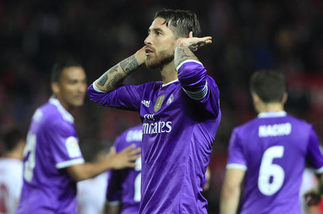 "Ramos tổn thương tinh thần sau khi bị CĐV Sevilla lăng mạ"