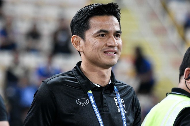 Ảnh bài viết Kiatisak sợ bóng đá trẻ Thái Lan tụt hậu so với Việt Nam