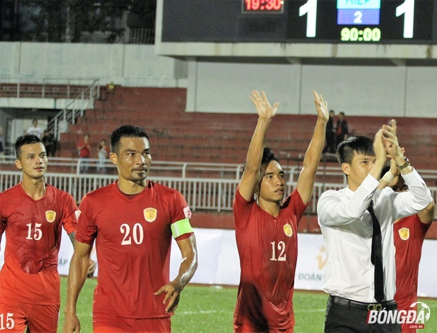 Lê Công Vinh và triết lý 'chưa thành công thì hãy thành nhân'