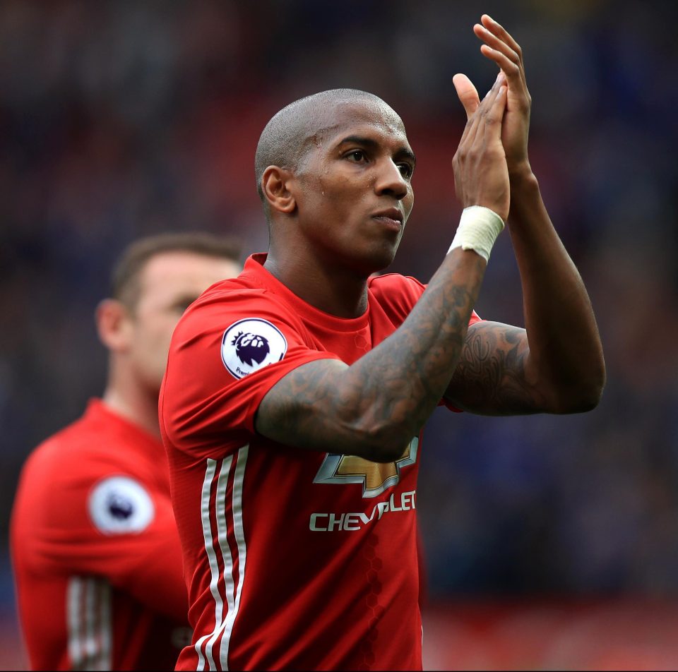 Ảnh bài viết Lương khủng đang chờ Ashley Young tại Trung Quốc
