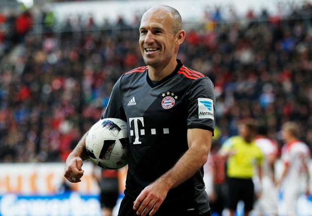 CHÍNH THỨC: Robben ở lại Bayern hết mùa sau
