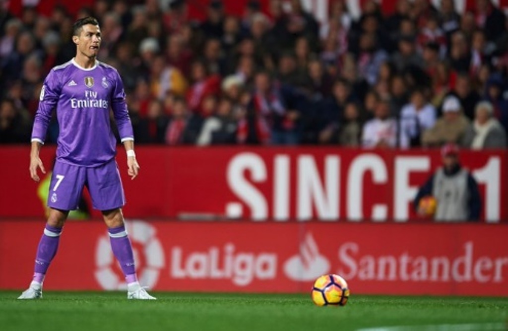 Real bại trận, Ronaldo vẫn lập kỉ lục trên chấm 11m