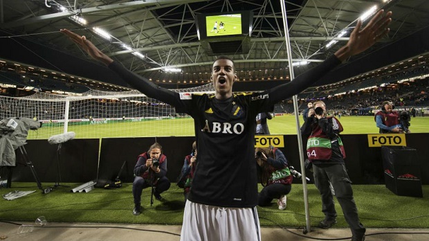 Tân binh trẻ Real Madrid 'xuất sắc hơn Ibrahimovic'