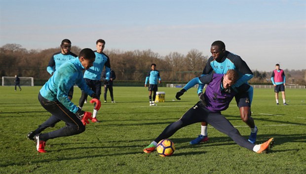 Sao Tottenham 'đấu đá' điên cuồng trước ngày gặp Man City