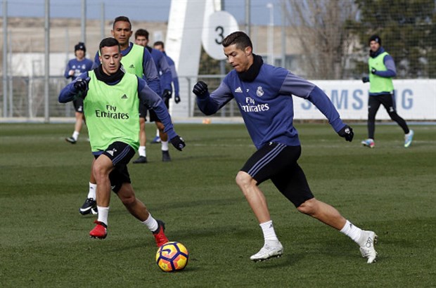 Ronaldo chăm chỉ tập luyện để giải hạn đầu năm 2017