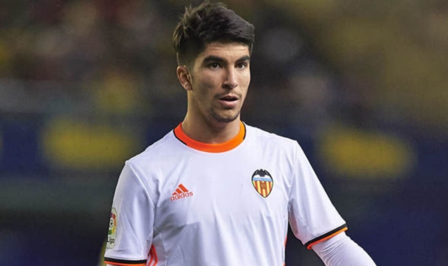 Ảnh bài viết 'Sao lạ' khiến Barca và M.U tranh giành quyết liệt