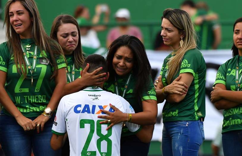 Trận đầu tiên của Chapecoense sau thảm kịch rơi máy bay tràn đầy nước mắt