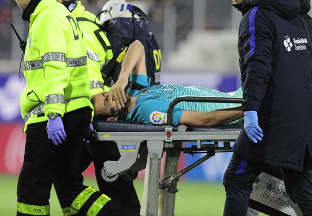 Busquets chấn thương nặng, đồng đội chưa hết sốc