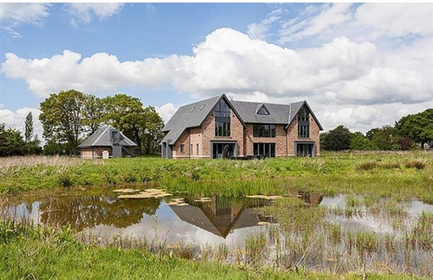 Ảnh bài viết Chùm ảnh: Cận cảnh ngôi biệt thự 3 triệu bảng mới của Sterling 