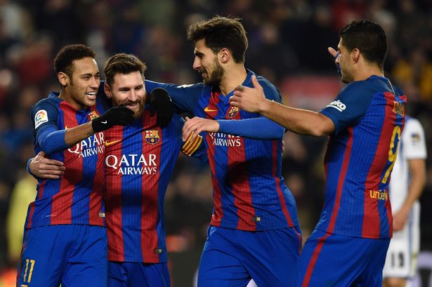 Barca giành vé đi tiếp trong trận cầu mưa bàn thắng