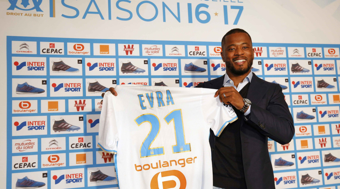 Chùm ảnh: Patrice Evra rạng rỡ ra mắt Marseille