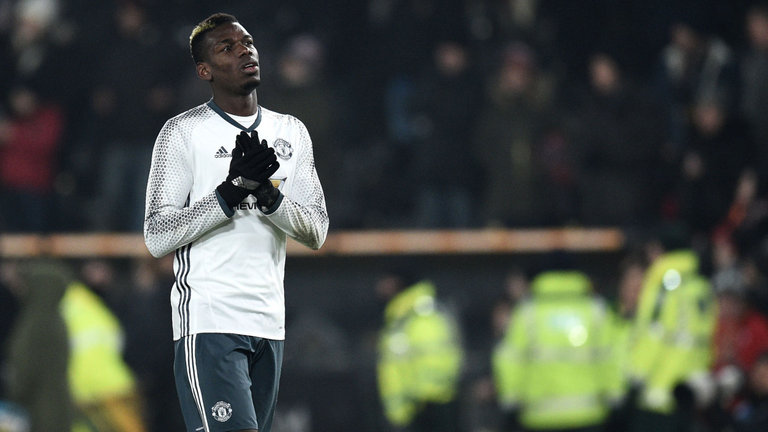 Ghi bàn, Pogba vẫn bị người nhà chỉ trích