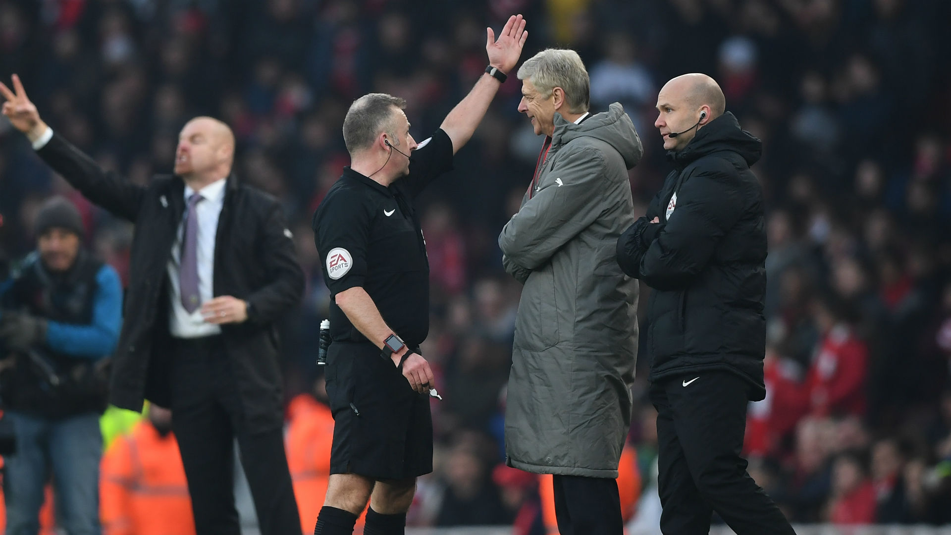 Ảnh bài viết Sốc với án phạt dành cho Arsene Wenger