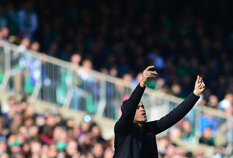 Luis Enrique kêu gọi sử dụng công nghệ goal-line sau trận hòa Betis