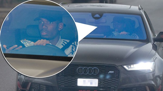 Ảnh bài viết Nóng: Chơi ngông, Paul Pogba bị 'sờ gáy'