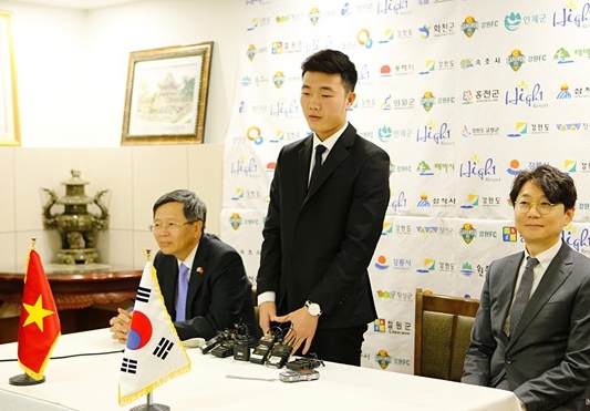 Xuân Trường liên tiếp ghi điểm tại Gangwon FC