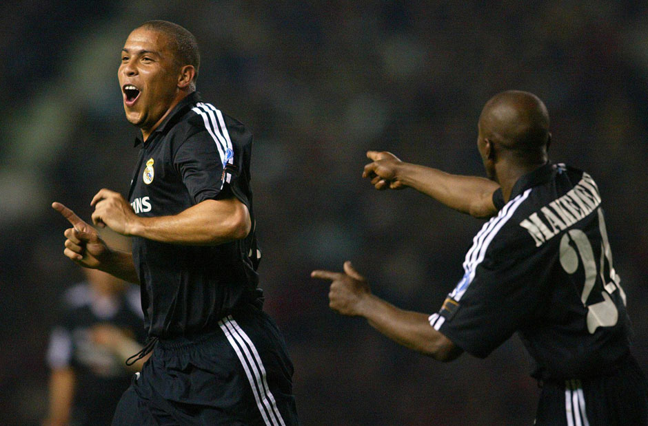 Ảnh bài viết Xem lại cú hat-trick của Ronaldo vào lưới M.U năm 2003