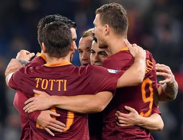 Totti ghi bàn, Derby thành Rome tại bán kết Coppa Italia